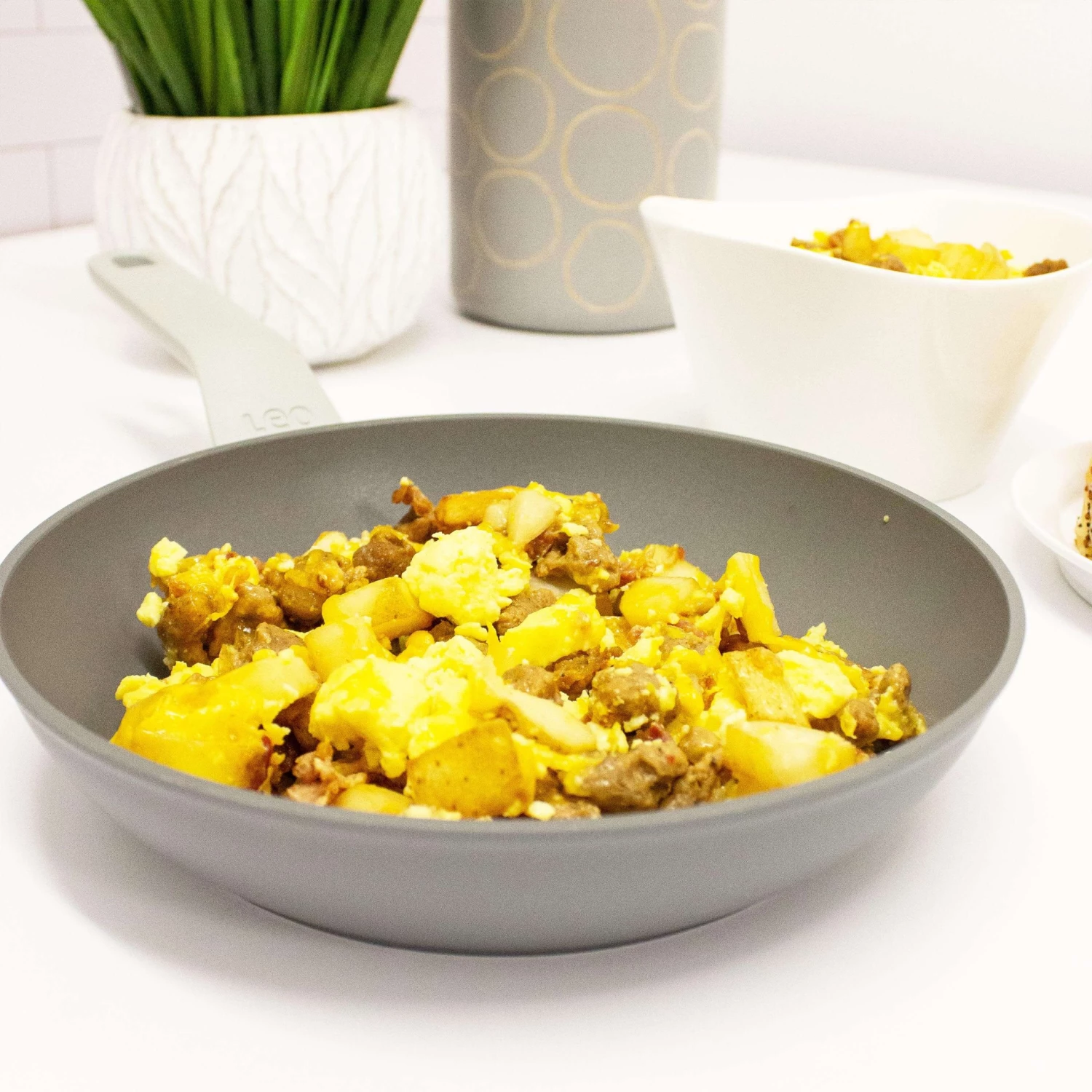 BergHOFF Leo Nonstick Frying Pan, Grey 8" Cookware 4 BergHOFF Leo Nonstick Frying Pan, Grey 8" Cookware