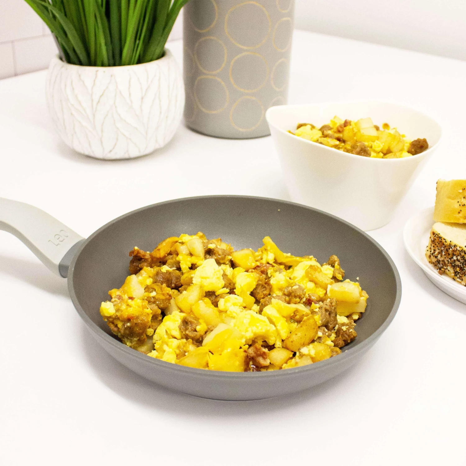 BergHOFF Leo Nonstick Frying Pan, Grey 8" Cookware 6 BergHOFF Leo Nonstick Frying Pan, Grey 8" Cookware