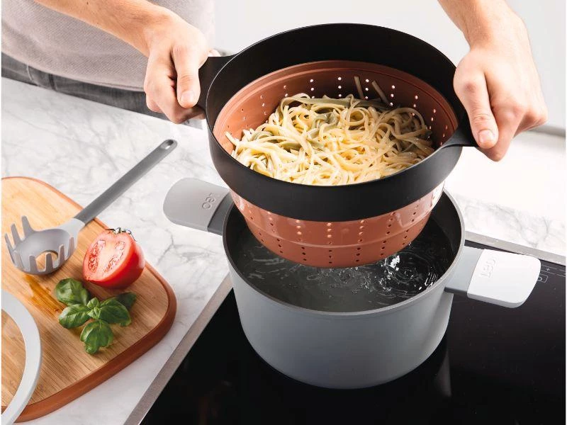 Cookware BergHOFF Leo 10" Silicone 2-in-1 Steamer And Strainer, Pink & Grey 7 Cookware BergHOFF Leo 10" Silicone 2-in-1 Steamer And Strainer, Pink & Grey