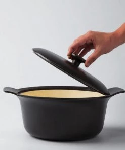 BergHOFF Ron 10" Cast Iron Covered Stockpot 4.4Qt, Black